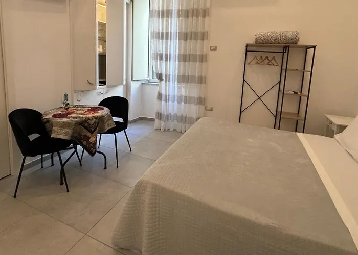 Alex Beb Oda ve Kahvaltı 4*